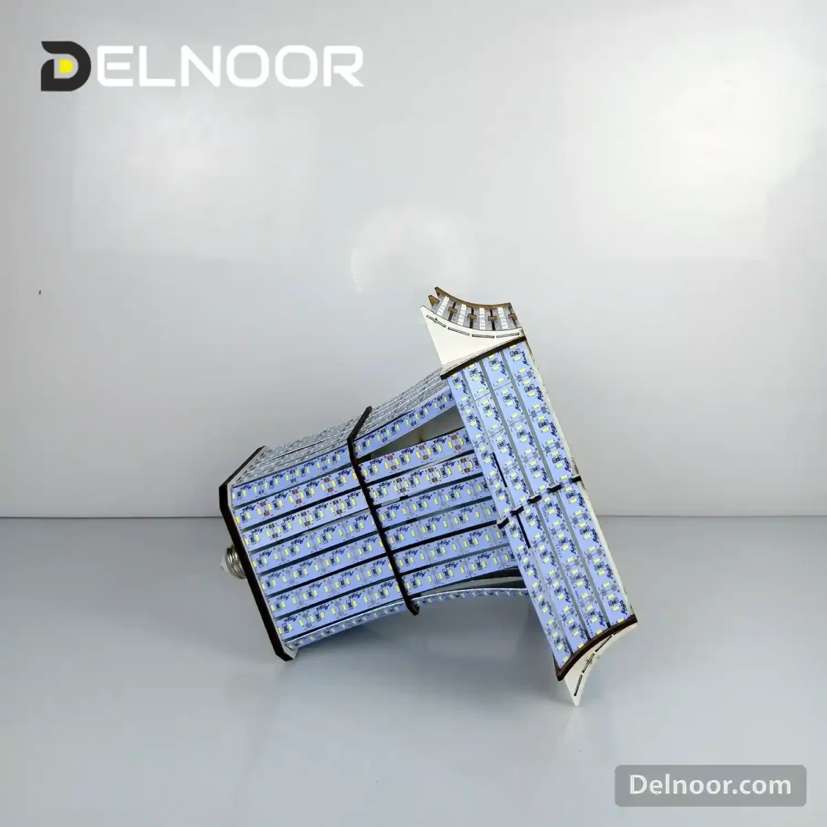 لامپ دستساز طرح برج 8 پیکسل